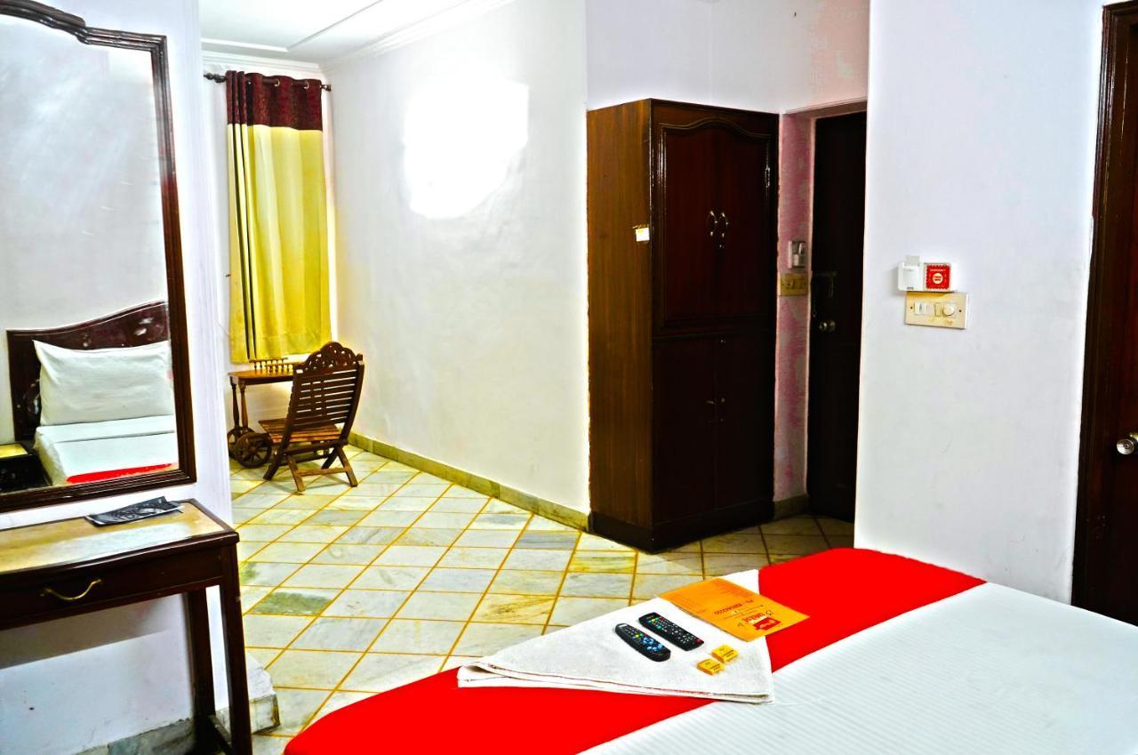 Roomshala 001 Iconic Residency Neu-Delhi Exterior foto