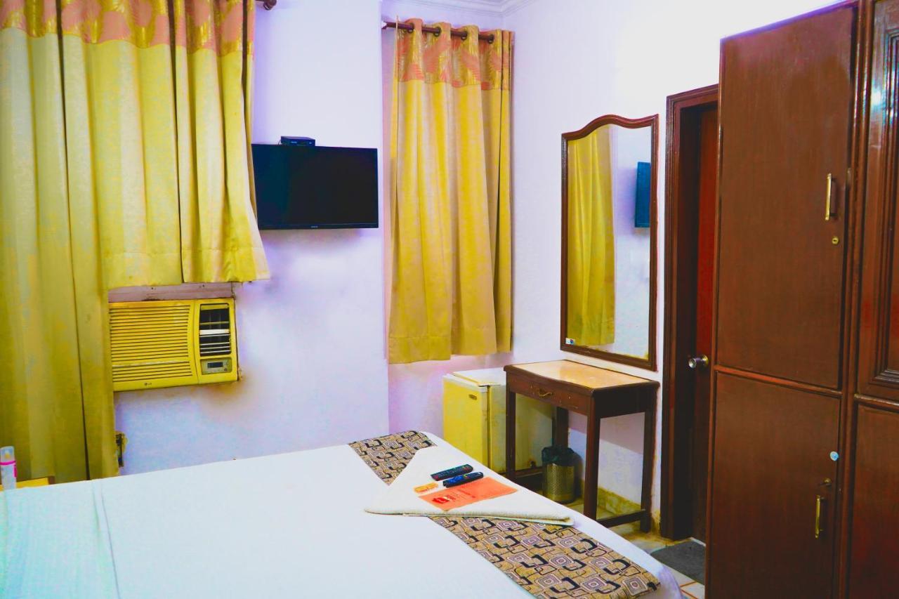 Roomshala 001 Iconic Residency Neu-Delhi Exterior foto
